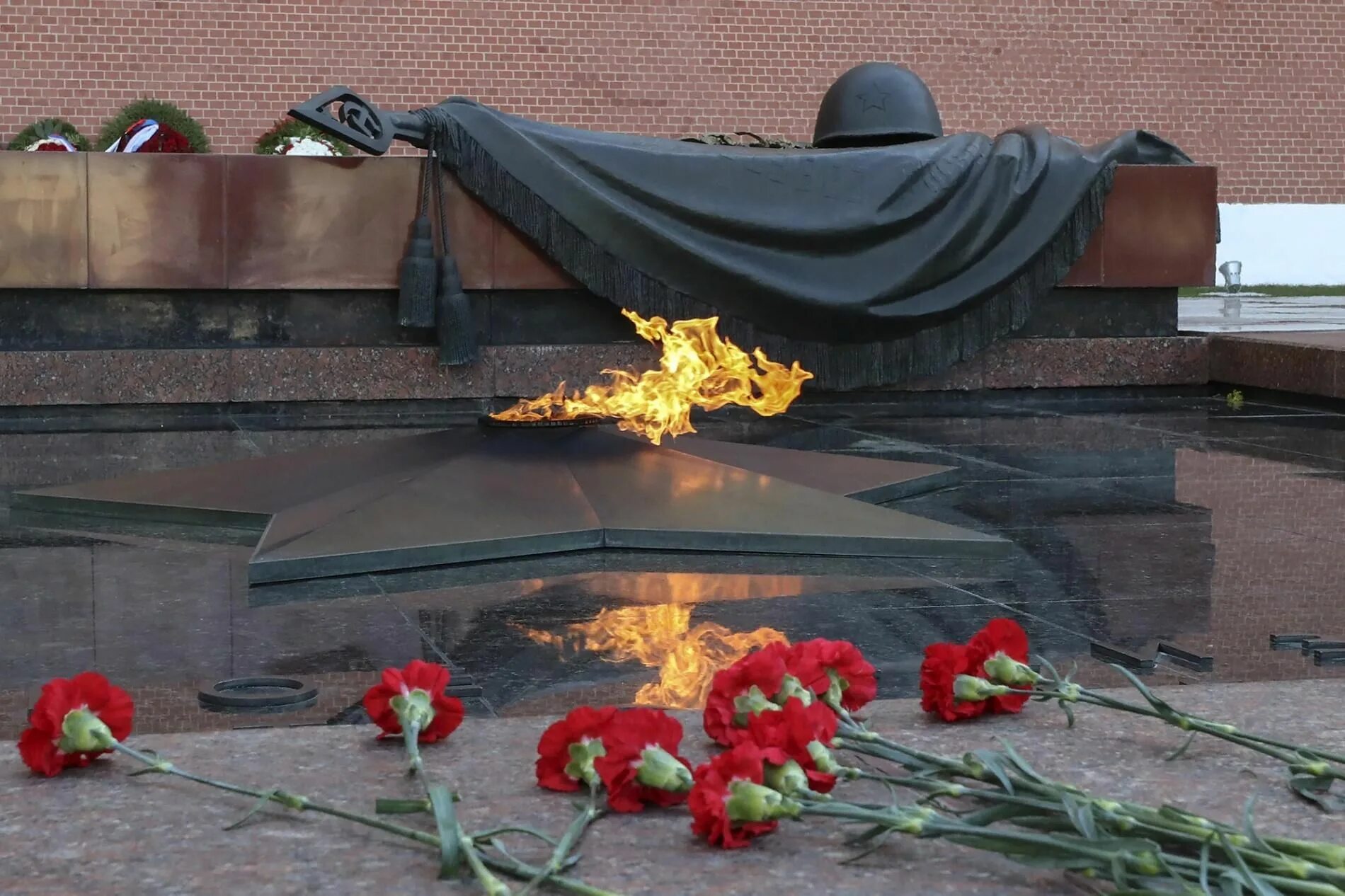 Свеча памяти. День памяти и скорби 22 июня 2022. День памяти о россиянах исполнявших служебный долг. Москва. День памяти и скорби.