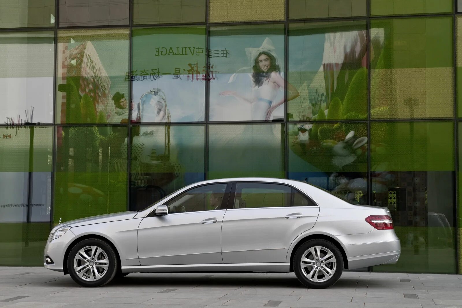 Class long. Мерседес e300 2010. mercedes w212 long. w212 мерседес лонг что это. мерседес-бенц e 300 2010.
