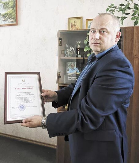 Директор школы могилев. Директор школы могилев. Директор школы могилев. Школа 35 могилев педагогический. Школа казимировка могилев.