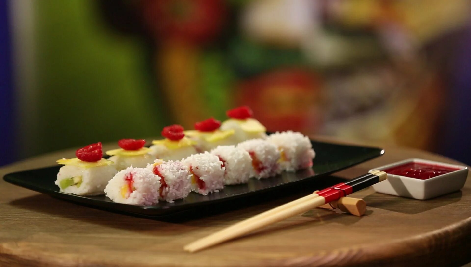 Хлопок суши. Кухня Японии. Суши и роллы. Красивые роллы. Японская кухня Десерты.