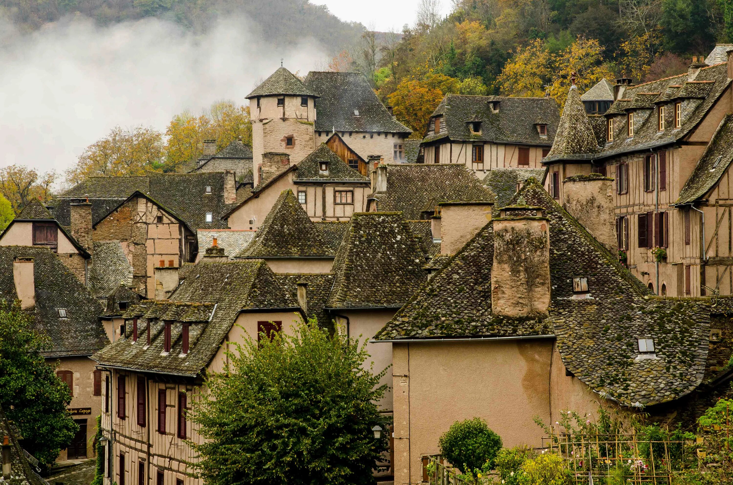 Century village. Средневековые деревни италии. Деревня дорога средневековая деревня. Средневековая деревня уэллс. Средневековая деревня косместон.