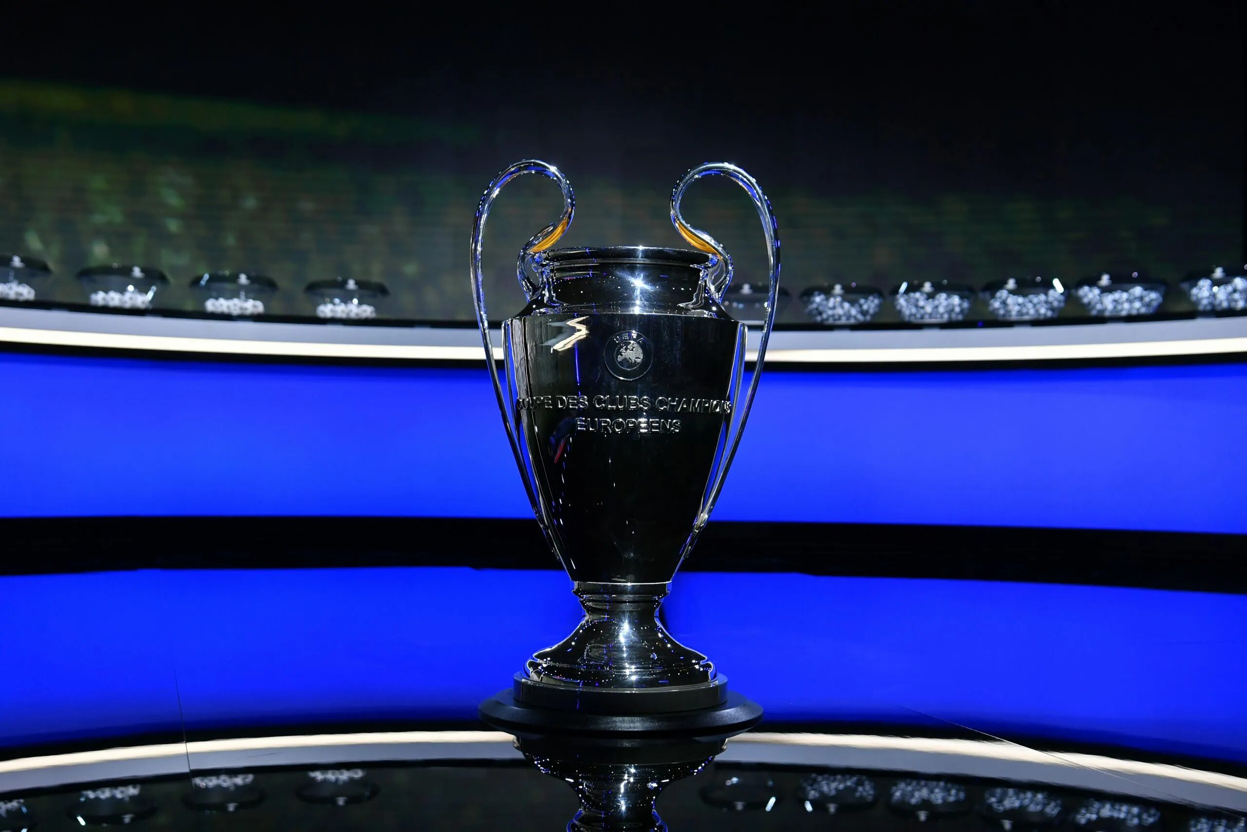 Уефа 1 8 финала. UEFA Champions League 2022. UEFA Champions League Кубок. Лига чемпионов 2021-2022. Жеребьёвка Лиги чемпионов.