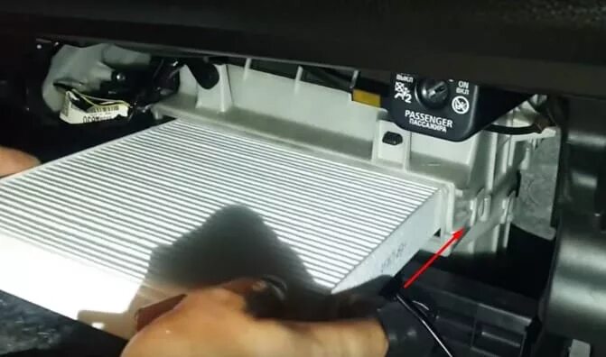 Где находится фильтр салона аутлендер Фильтр салона Mitsubishi Outlander (1G), 2,4 л, 2006 года плановое ТО DRIVE2