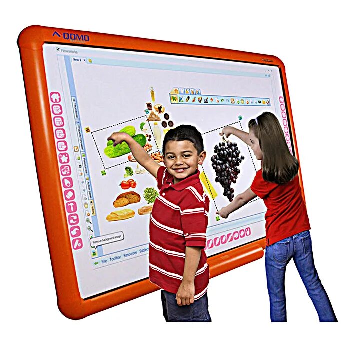 Интерактивная игра что это. Интерактивная доска для детей. Интерактивная доска для детей дошкольного возраста. Ребёнок у интерактивной доск. Интерактивная доска в ДОУ.