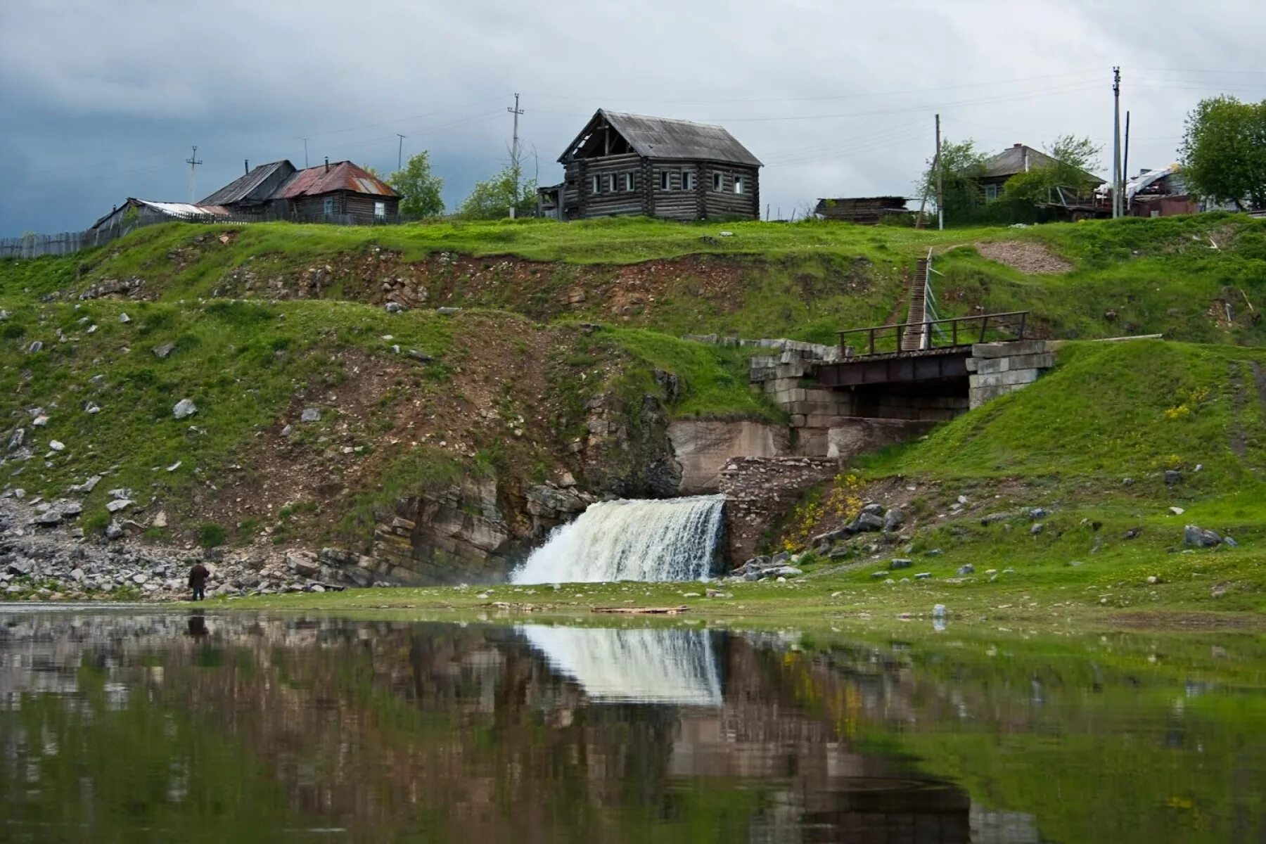 Погода усть александровск. Кусье-Александровский Пермский край. Посёлок Кусье Александровский. Кусье-Александровский Пермский водопад. Водопад Кусье Александровский Пермский край.