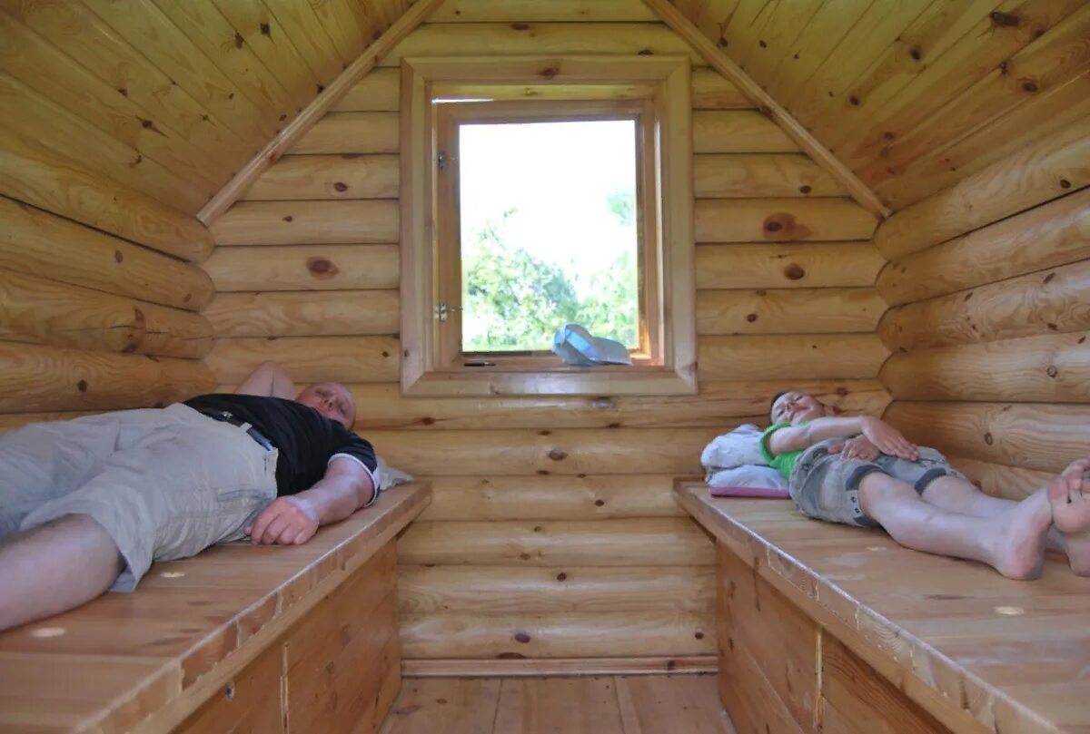 Кровать на ульях. Апидомик сон на ульях. Домик сон на ульях. Пчелотерапия сон на ульях. Пасека апидомик.