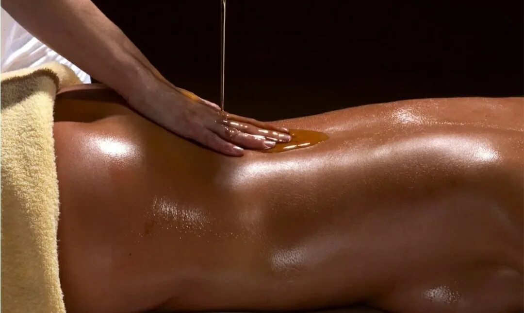 Massage lingama. Медовый массаж. Массаж с маслом женщине. Тантрический массаж. Масляный массаж всего тела для женщин.