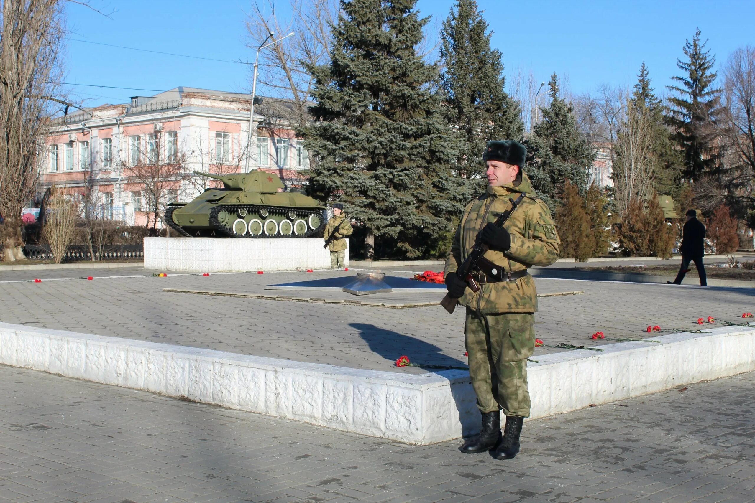 Каменск шахтинский км. 13 Февраля освобождение Каменск-Шахтинский. Освобождение Каменска-Шахтинского. День освобождения г.Каменска Шахтинского. Каменск Шахтинский мемориальный комплекс.