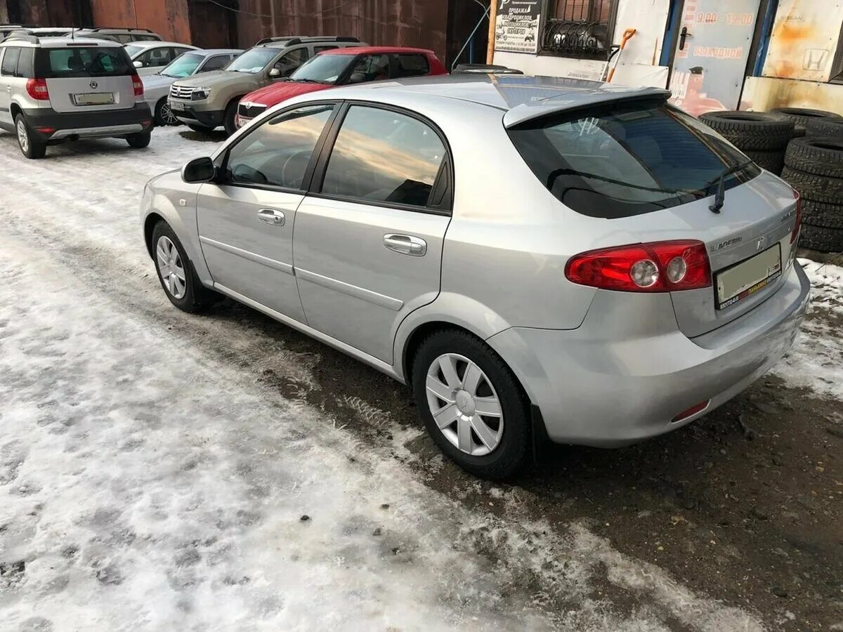 Шевроле хэтчбек с пробегом. Chevrolet Lacetti 2008 хэтчбек. Шевроле Лачетти хэтчбек 2008г. Лачетти серебристый хэтчбек 2008г. Шевроле Lacetti 2008 года хэтчбек.