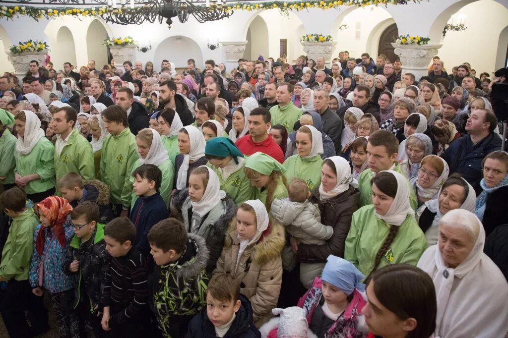 Служба в некрасовке в церкви. Настоятель храма в некрасовке. служба церковь некрасовка. храм воспитание в некрасовке. храм некрасовка официальный сайт.