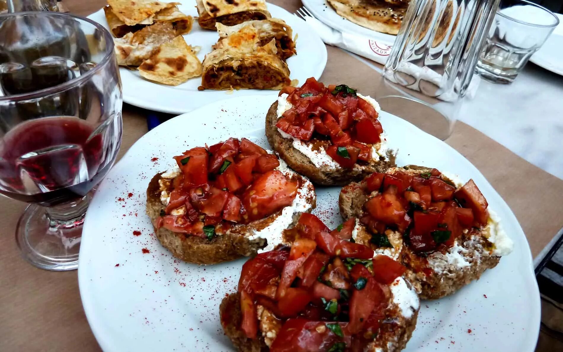 Грека еда. Греческая кухня. национальное блюдо греции. греция еда национальная. кухня греции.