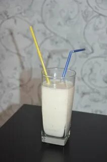 Как сделать коктейль из молока и мороженого
