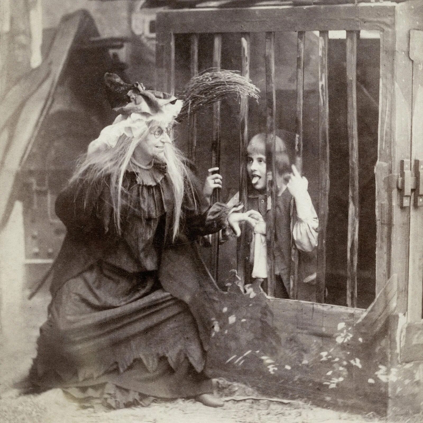 Самое жуткое фото в истории. Ведьмы 19 века. Хэллоуин в начале 20 века.
