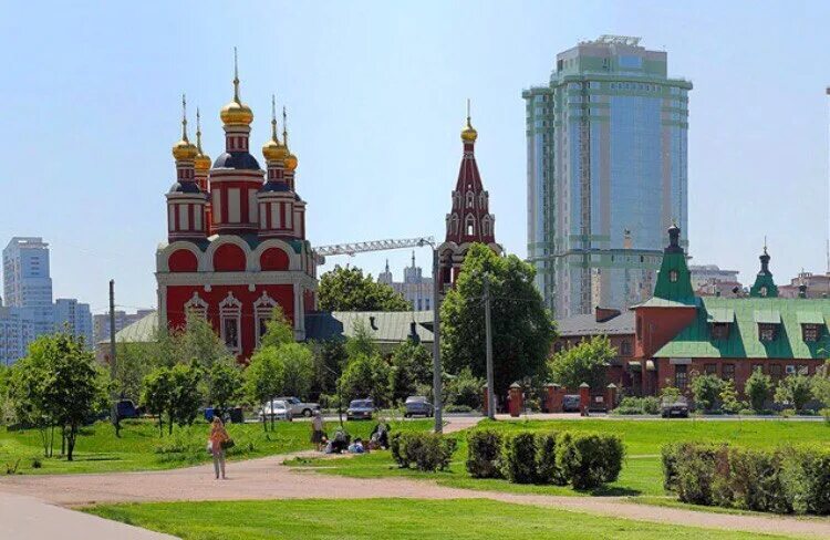 Храмы запада москвы. Церковь архангела михаила в тропареве москва. Храмы запада москвы. Храм в тропарево никулино михаила архангела. Храм архистратига михаила в тропареве.
