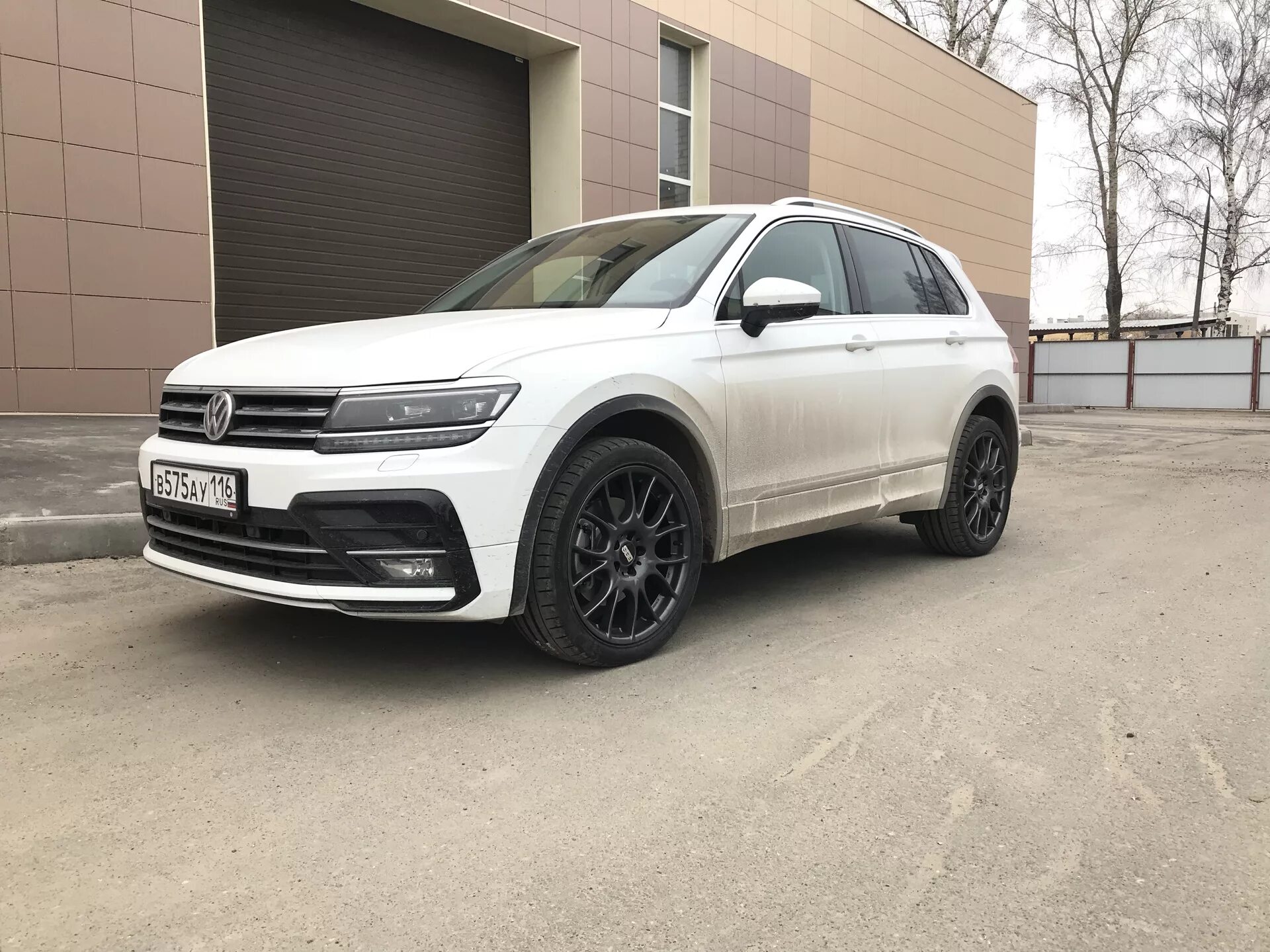 VW Tiguan 2 r20. Колёса Volkswagen Tiguan 2. Диски Фольксваген Тигуан 2. R18 Tiguan Sportline.