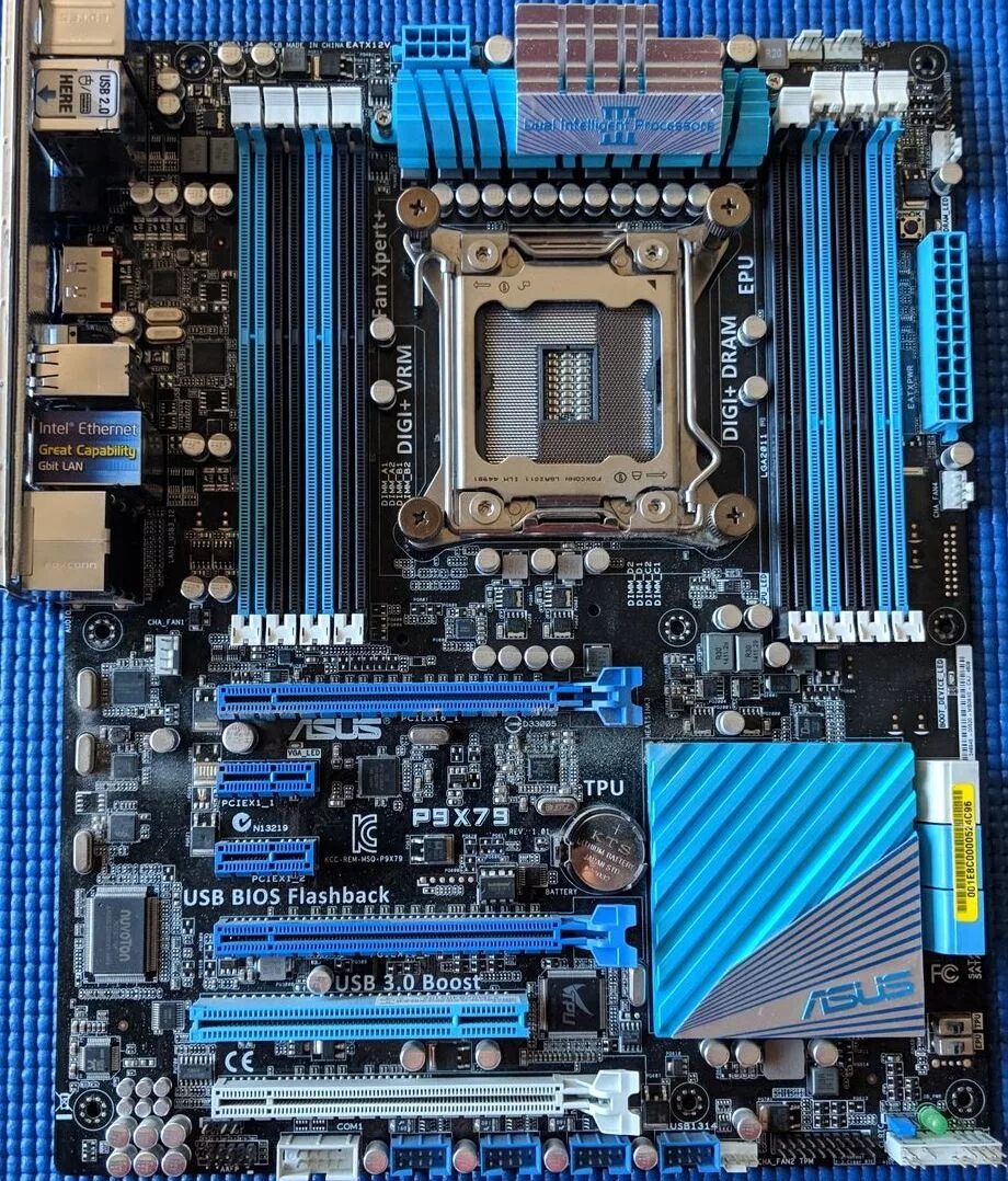 Материнская плата процессор интел. ASUS LGA 2011. Материнская плата сокет LGA 2011 x79. ASUS материнка LGA 2011. Материнская плата Socket 2011 ASUS.