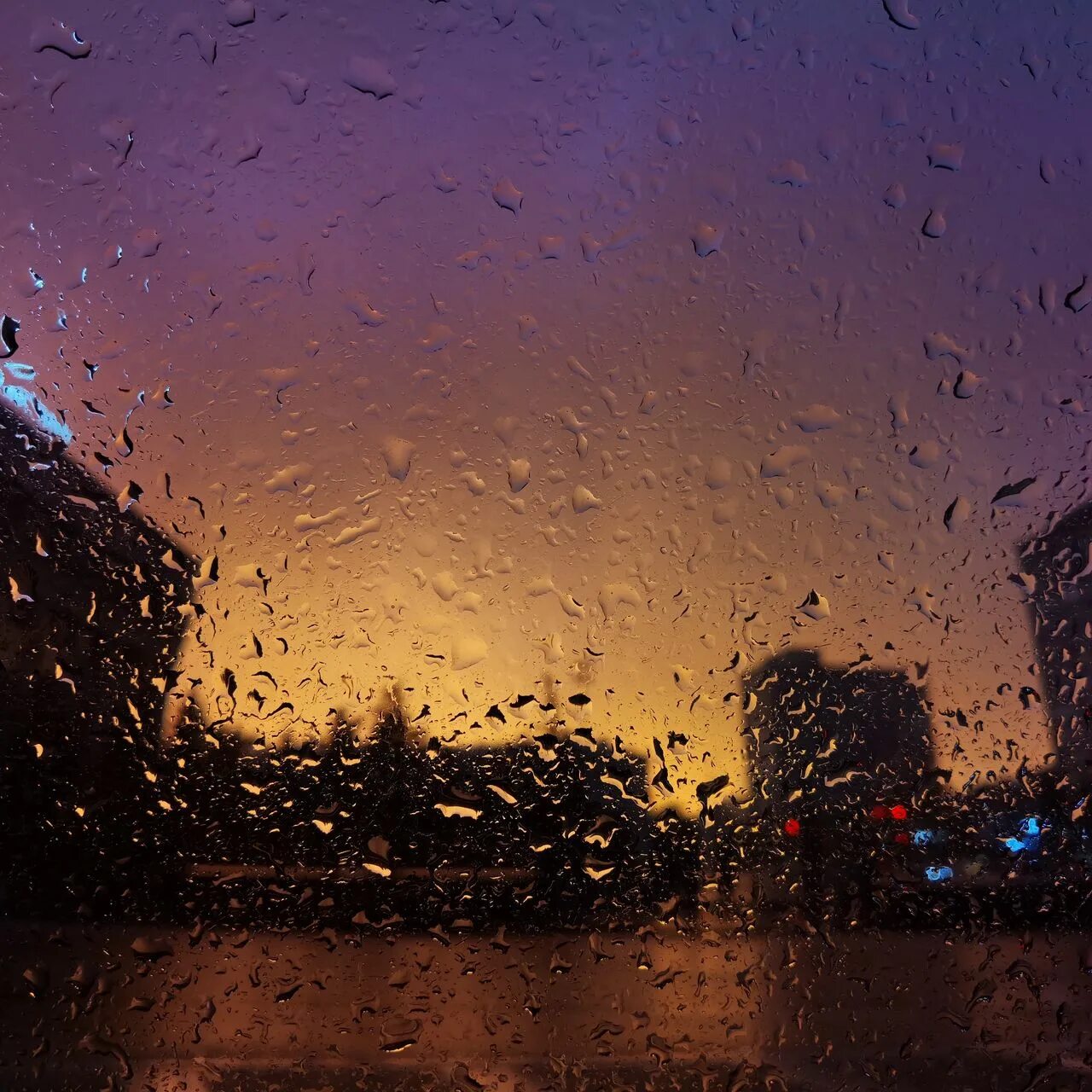 Дождь. Размытое стекло. Размытые дождями могилы. Городская улица дождь размытие. Дожди рэп
