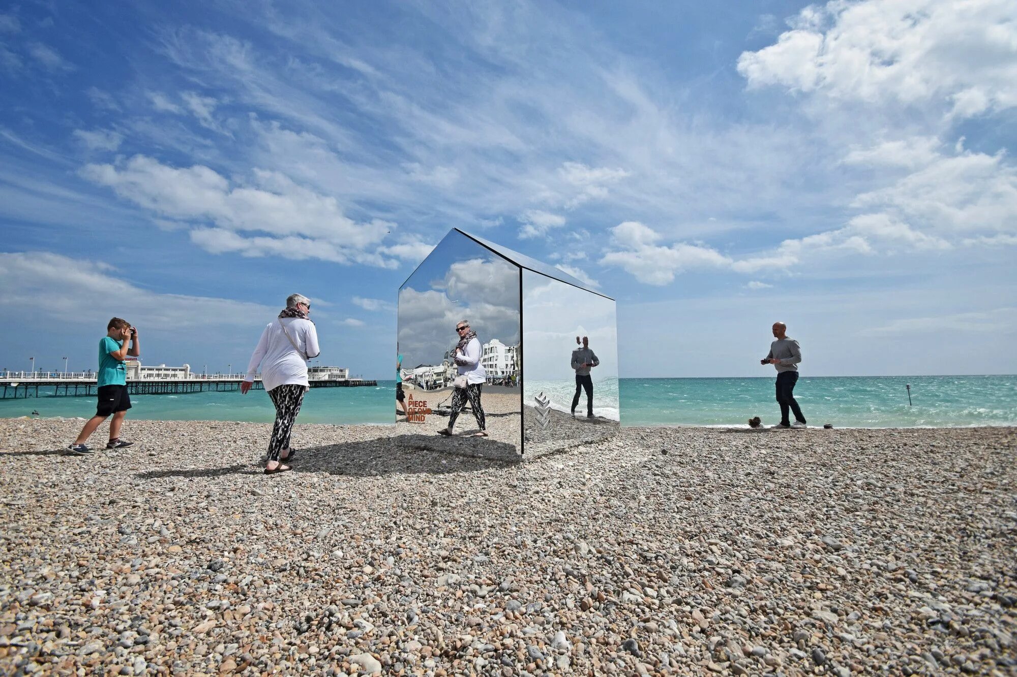 Озеро вайсензее. Зеркальный берег. Зеркальный берег. Зеркальные острова. Пляж архитектура.