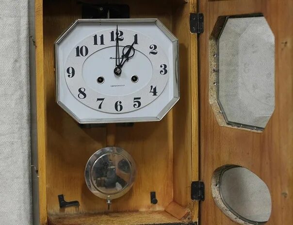Продаю часы с боем Янтарь - 900 руб. - Общение - Корзина - Price-Altai.ru
