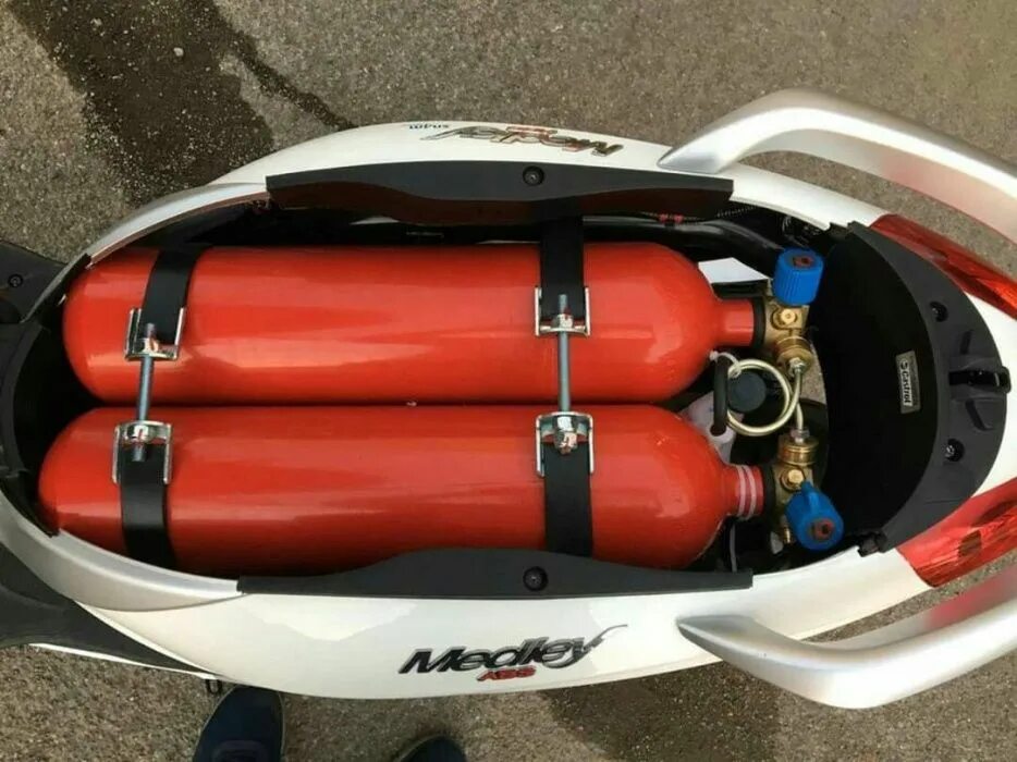 Метан 2025. Газ у скутера. мопед на метане. газовое оборудование на мотоцикл. скутер на пропане.