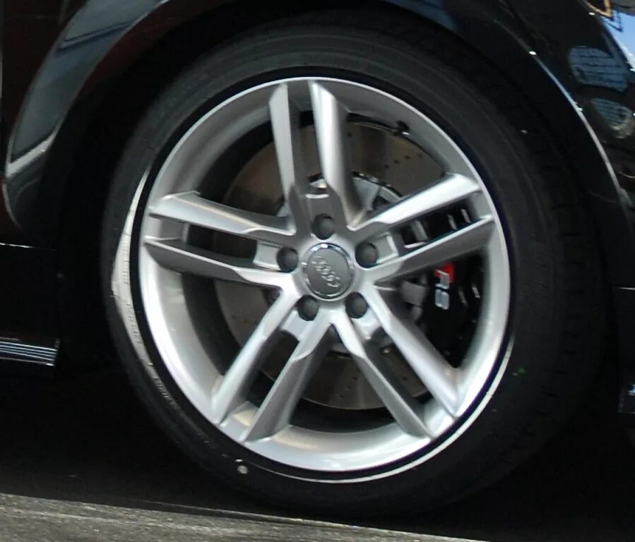 Audi r8 колеса. Диски ауди р8. Диски audi exclusive r19. Диски ауди r8. Audi r8 колеса.