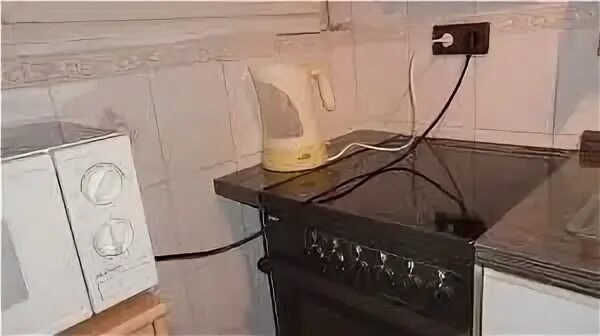 Розетка на кухне от газовой трубы