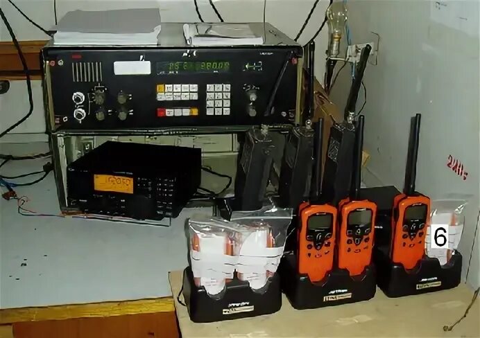 Navi sailor 4000. Береговые информационные системы. Судовая сигнализация. Стойка гмссб sailor 6000. Укв радиосвязь на судне.
