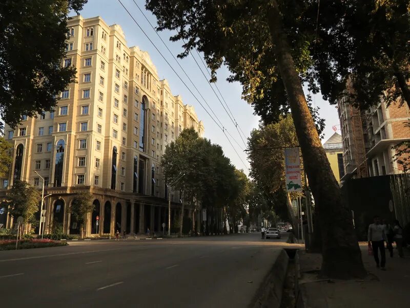 Душанбе улицы. Душанбе улицы. Центральная улица душанбе. Душанбе 102 микрорайон. Душанбе улица коваля.