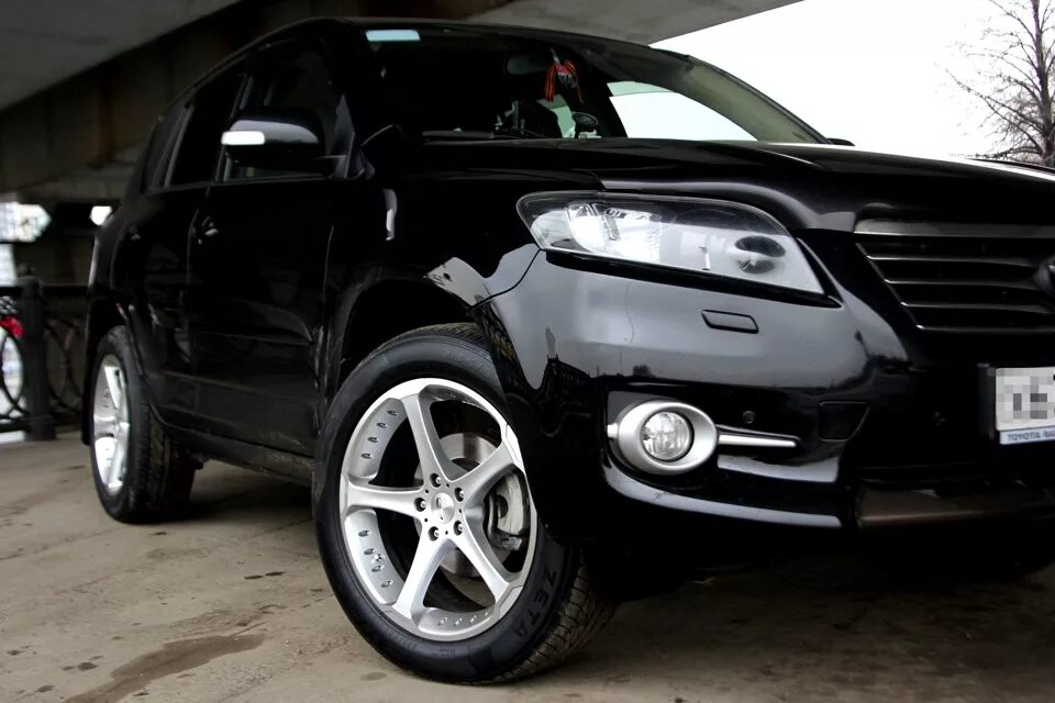 Toyota rav4 r19. Колеса r19 Toyota RAV 4. Рав 4 на 19 колесах. Рав 4 на 20 колесах. Рав 19