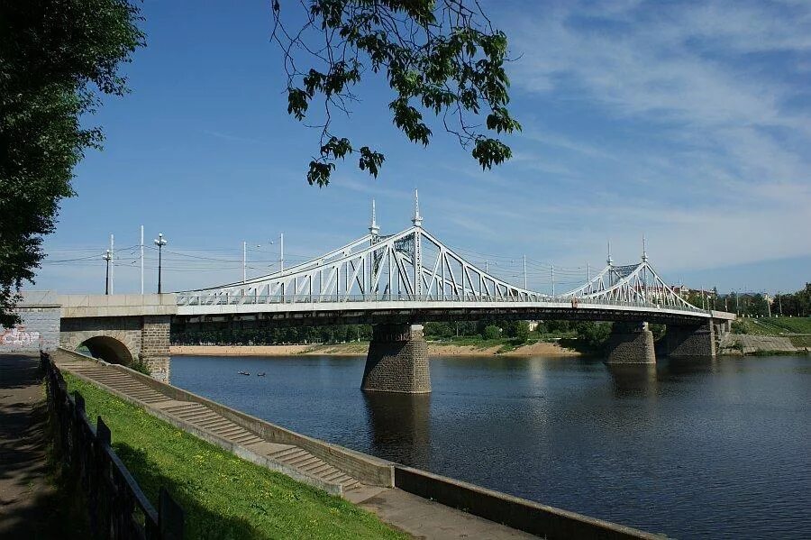 Старый мост тверь. Староволжский мост в Твери. Староволжский мост достопримечательности Твери. Староволжский мост (старый мост). Старый Волжский мост Тверь.