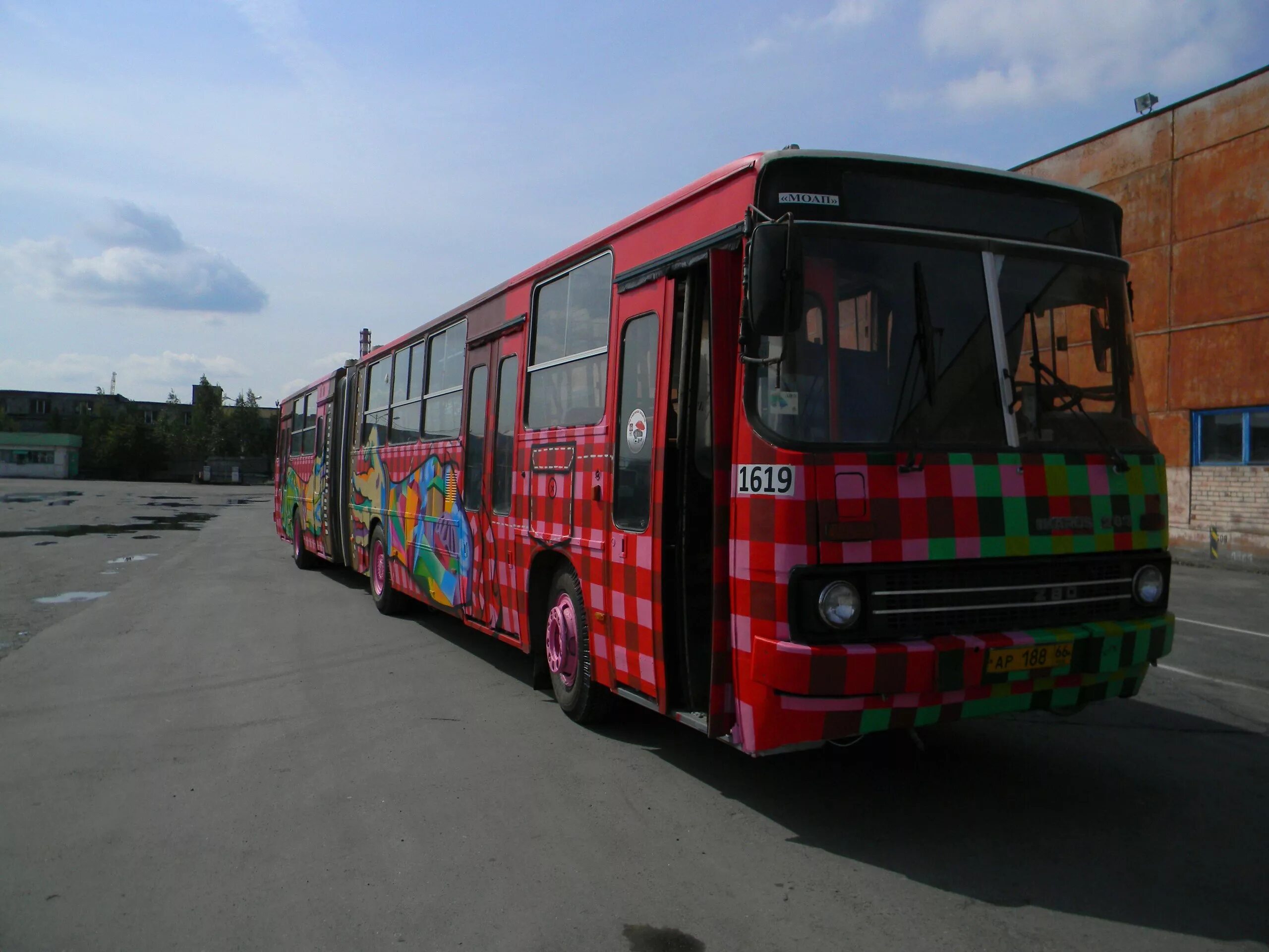 Автобус гармошка екатеринбург. Автобус гармошка екатеринбург. Икарус 280 екатеринбург. 10. Икарус 293.