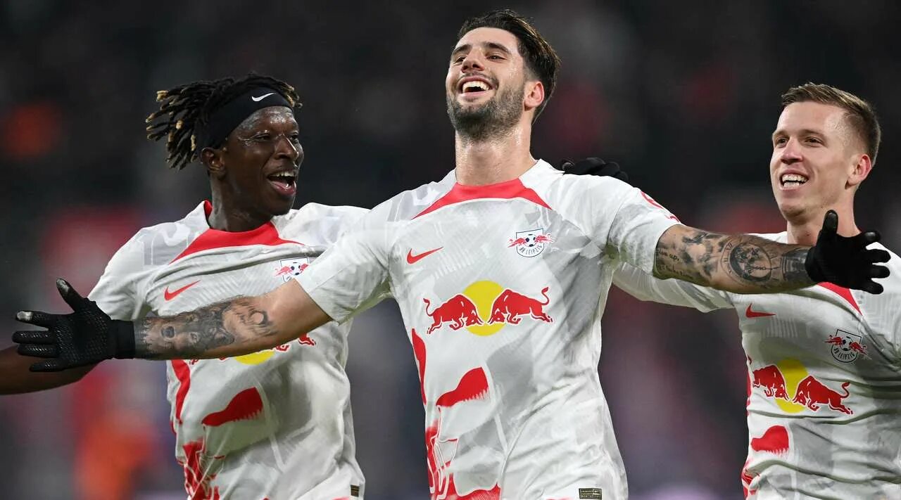Бавария 2021 2022. Бавария бундеслига. Бавария штутгарт. Stuttgart 2. 23.
