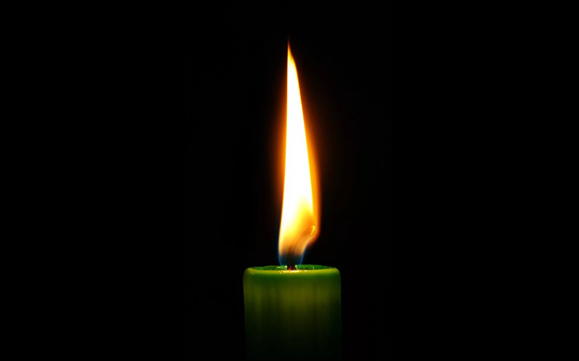 Горящие свечи. Горение свечи. Свечка ютуб. Красная свеча с пламенем. Свечка ютуб.