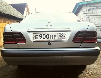 Мерседес 210 задний