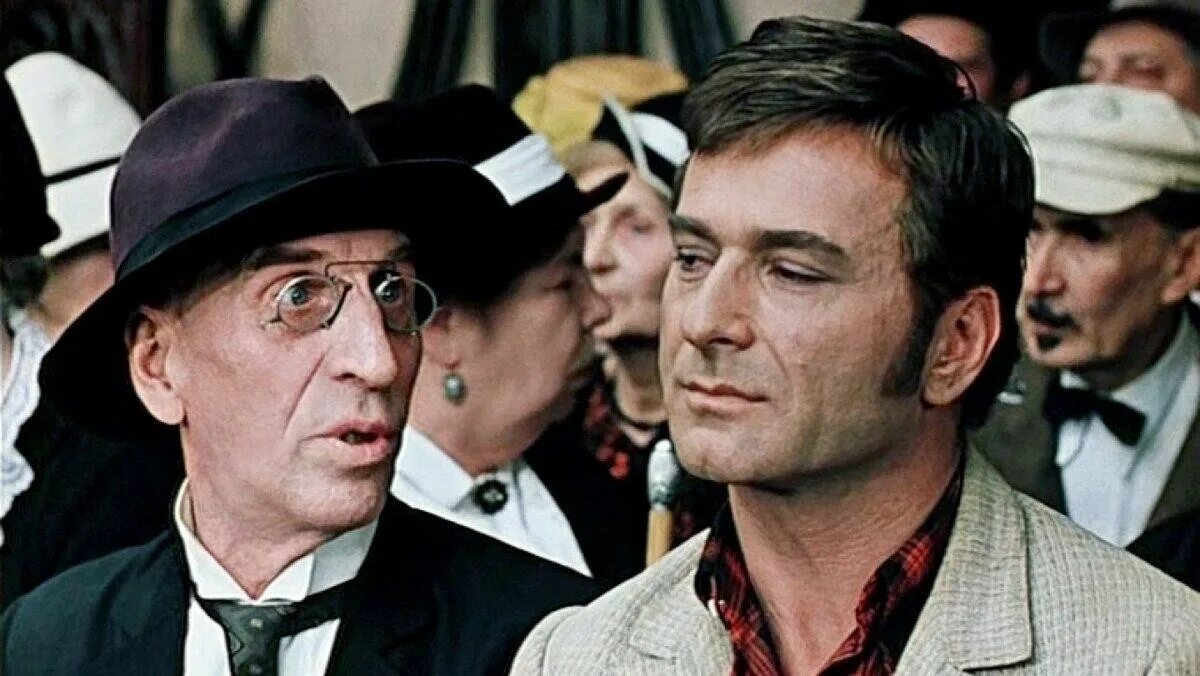 12 стульев 1971. 12 стульев 1976. 12 стульев гайдай. В каком году снималась 12 стульев. Двенадцать стульев фильм 1971.