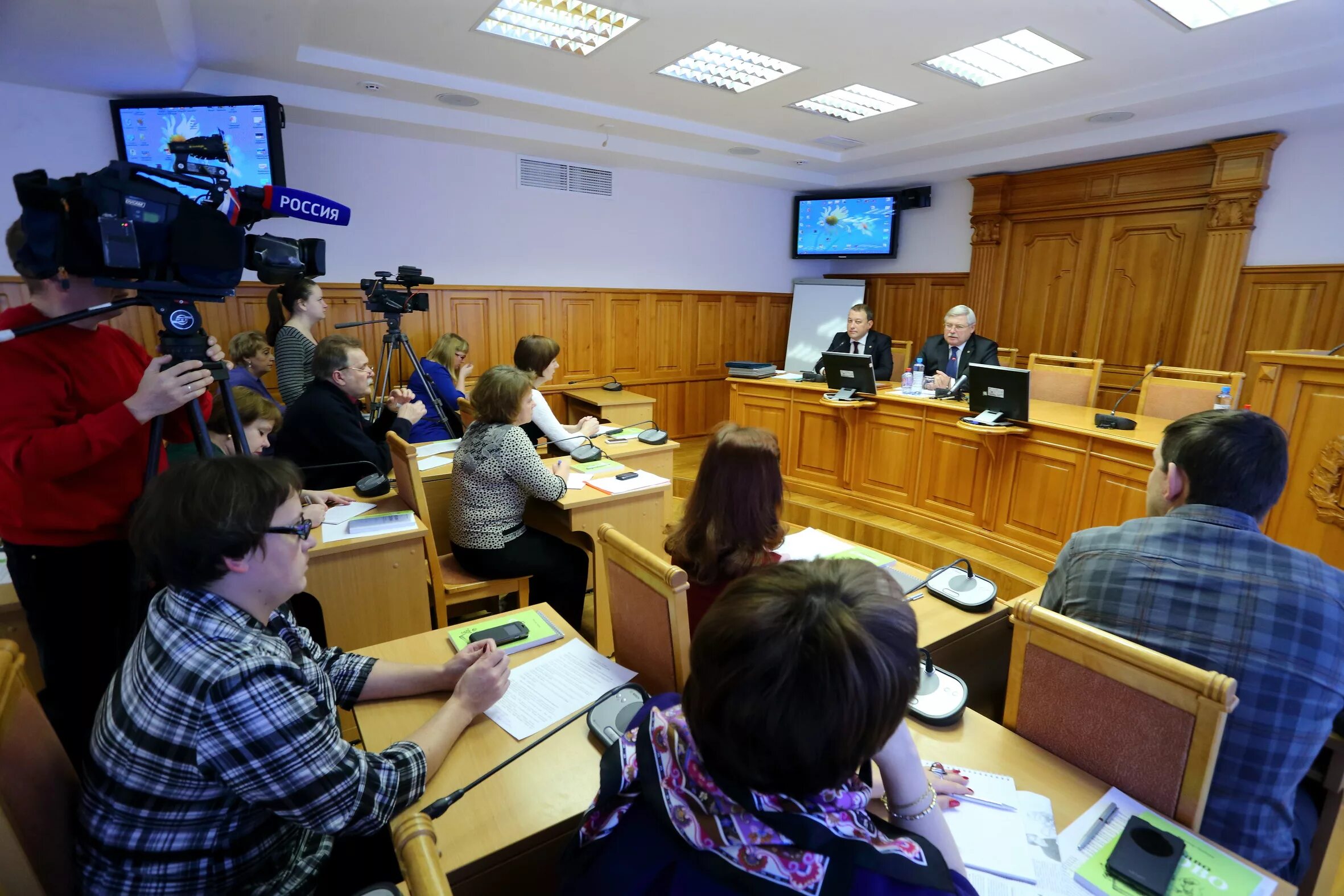 Сми24 главное новости. СМИ Томск. Муниципальные СМИ. Томская администрация сотрудники.