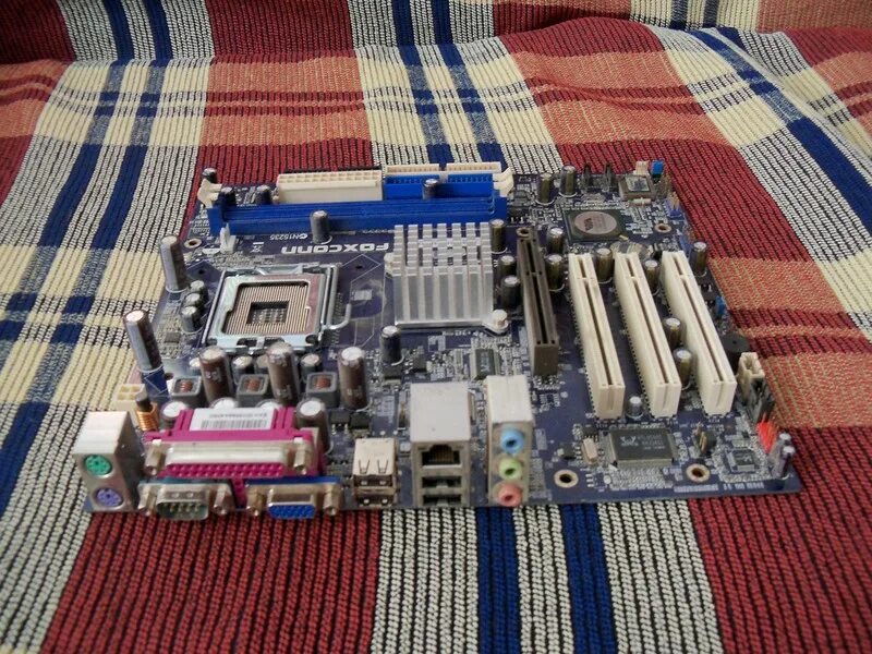 Foxconn n15235. Foxconn n15235 agp. n15235 foxconn nix. foxconn n15235 пины. foxconn n15235 поддерживаемые процессоры.