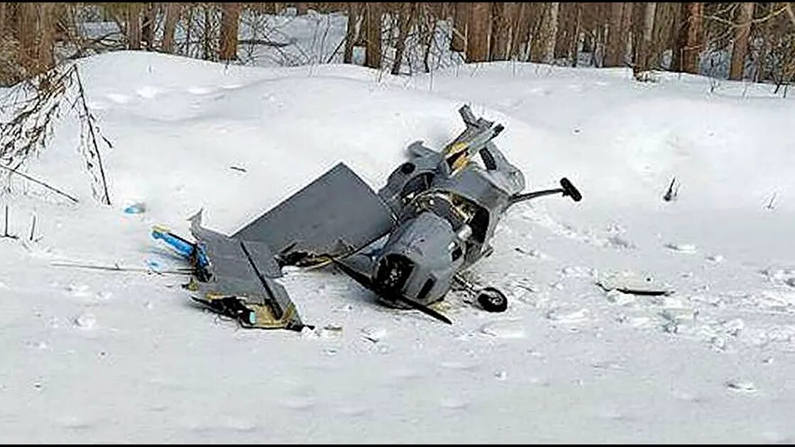 Упал беспилотник сегодня в спб. БПЛА uj-22 Airborne. БПЛА ВСУ uj-22 Airborne. Упавший беспилотник в Подмосковье. Дроны в Подмосковье.