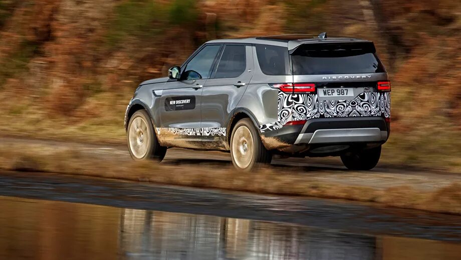 Дискавери драйв. Ленд ровер дискавери 5 на бездорожье. land rover discovery 5 вес. маленький ленд ровер дискавери 5. ленд ровер дискавери 2015 на бездорожье.