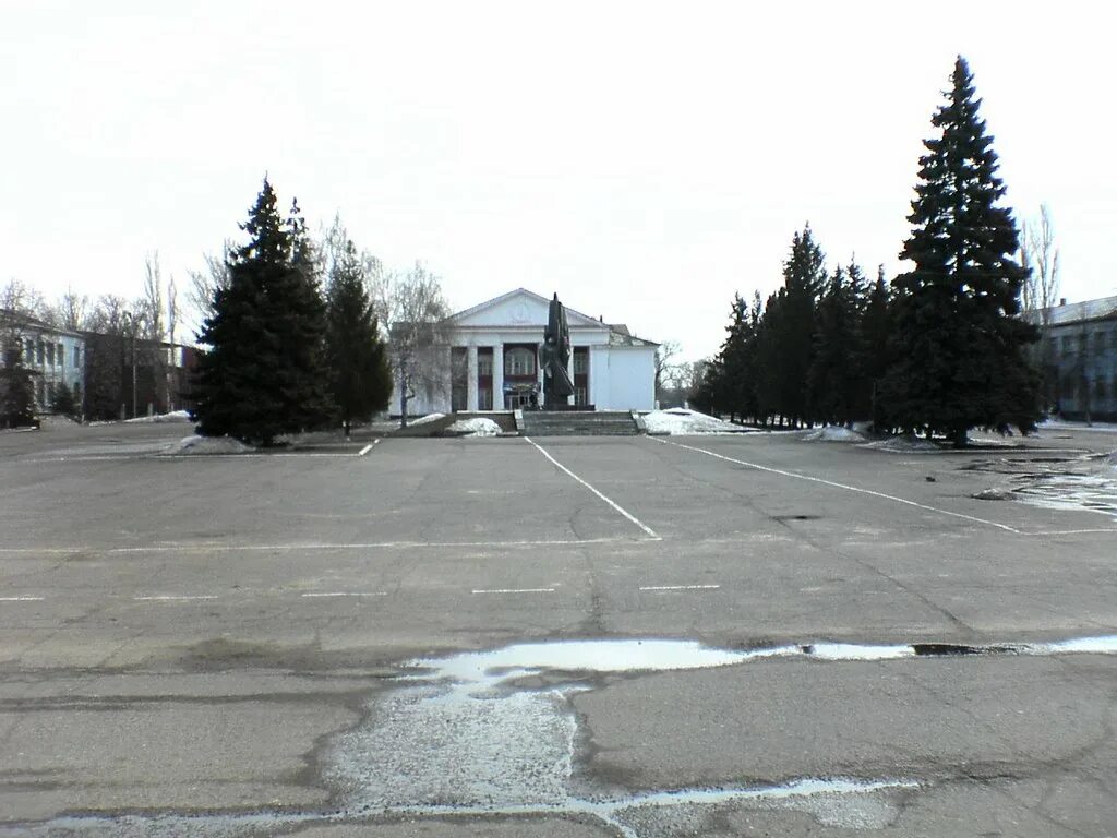 Площадь города Николаевска Волгоградской области. Площадь Николаевск Волгоградская обл. Николаевск Волгоградская область площадь. Площадь Ленина Николаевск.