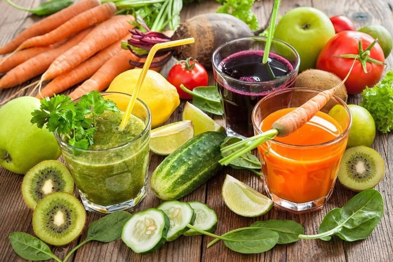 Грипп еда. Овощной сок. Фруктовые и овощные соки. Полезные продукты. Напитки здорового питания.