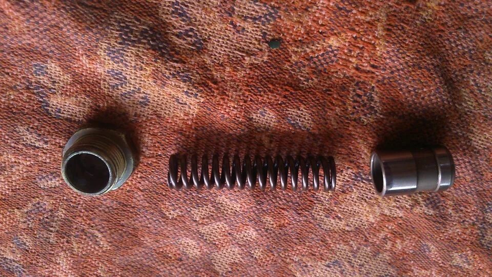 Обратный клапан гбц 2112. Масляный клапан гбц ваз 2112 16. Протево дренажный клапан 2112. Протево дренажный клапан 2112. Масляный клапан 2112.