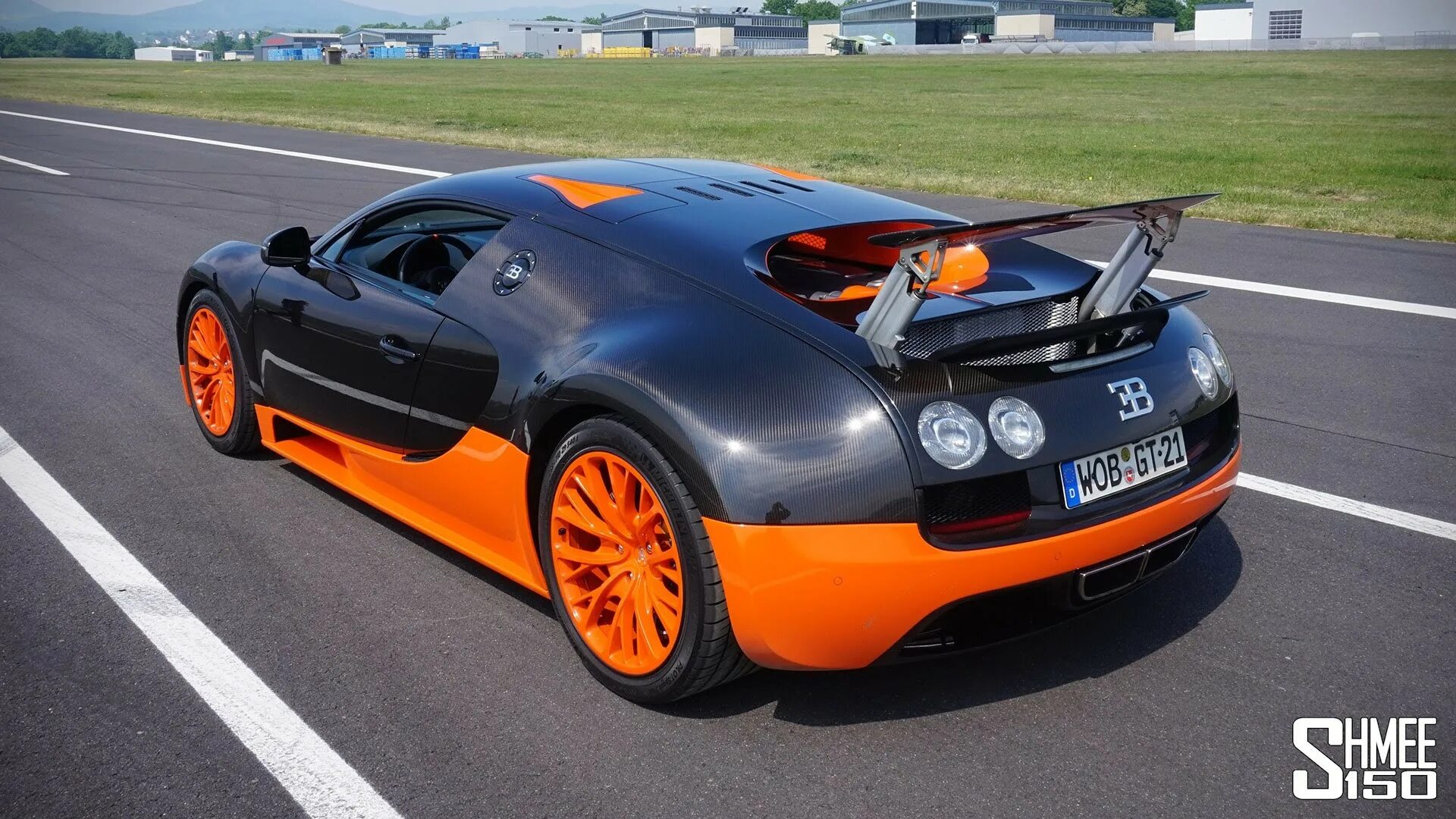 Автомобиль разгоняется. Bugatti super Sport Veyron до 100. Bugatti Veyron super Sport World record Edition. Bugatti Veyron super Sport км/ч. Бугатти Вейрон супер спорт 300 скорость.