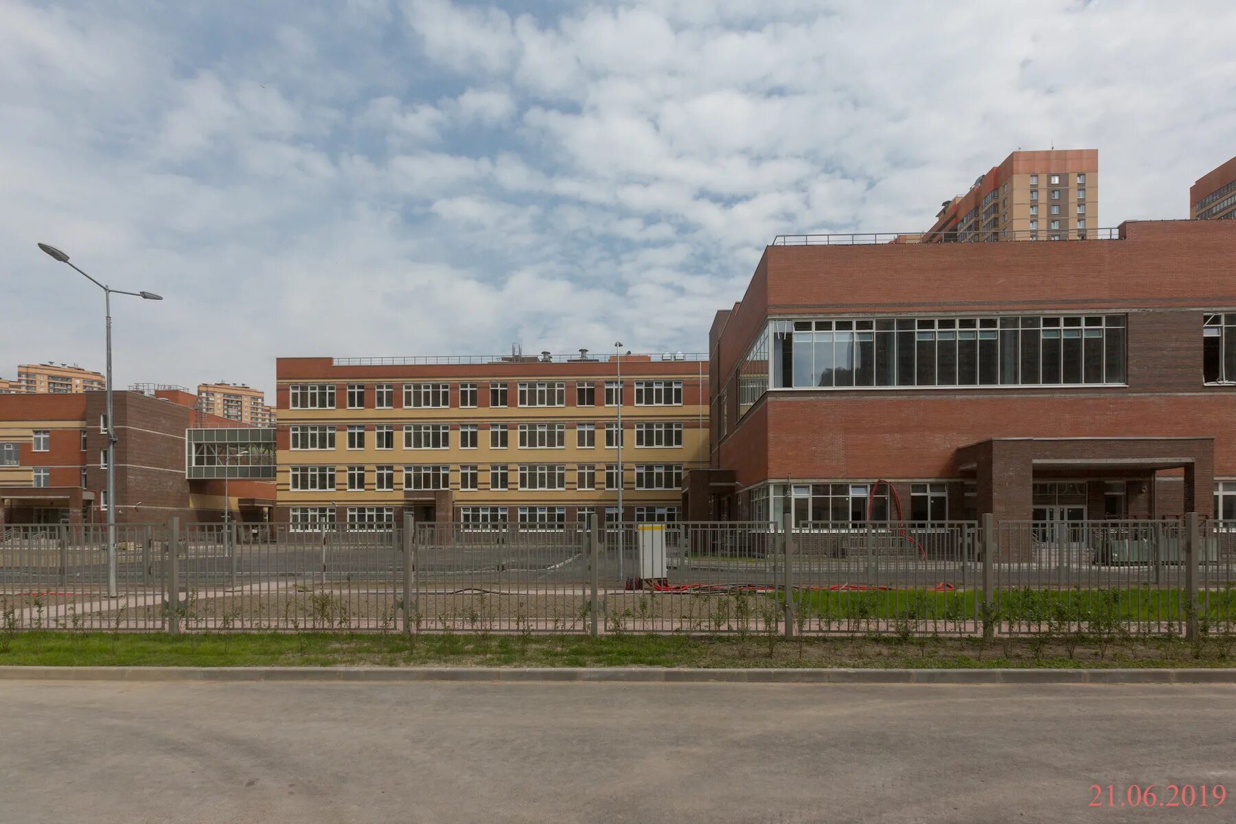 Школа в парголово. Парнас школы федора абрамова. школа 482 парнас. школа 469 парнас. школы на парнасе северная долина.