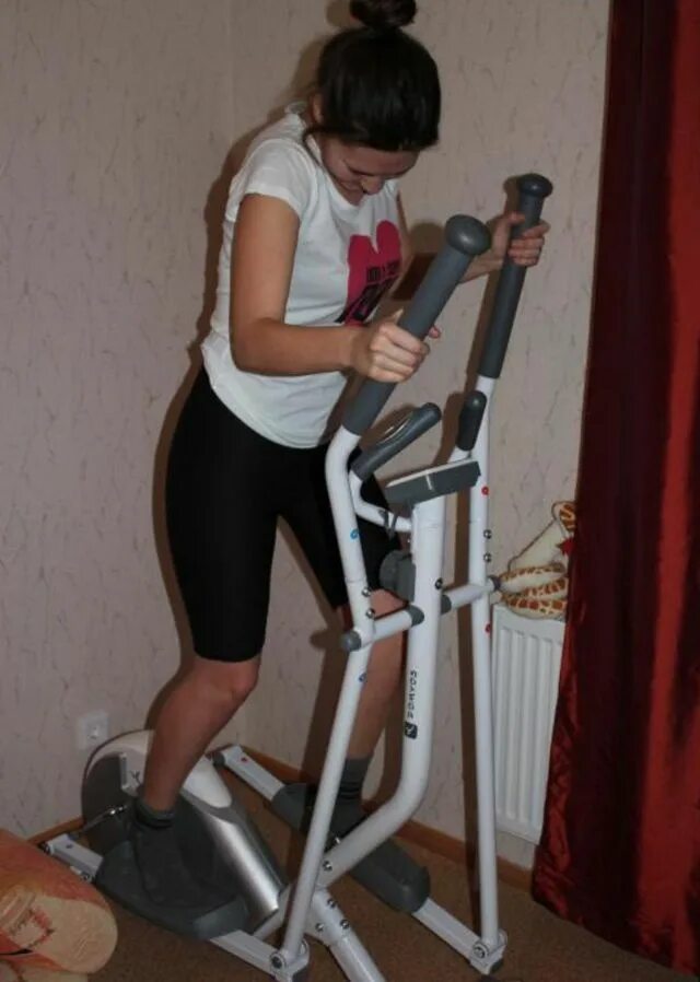 Кардио эллипс тренажер. Эллипс oxygen fitness. Эллиптический тренажер фото до после. Эллиптический тренажер usa style. Эллипсоид какие мышцы работают.