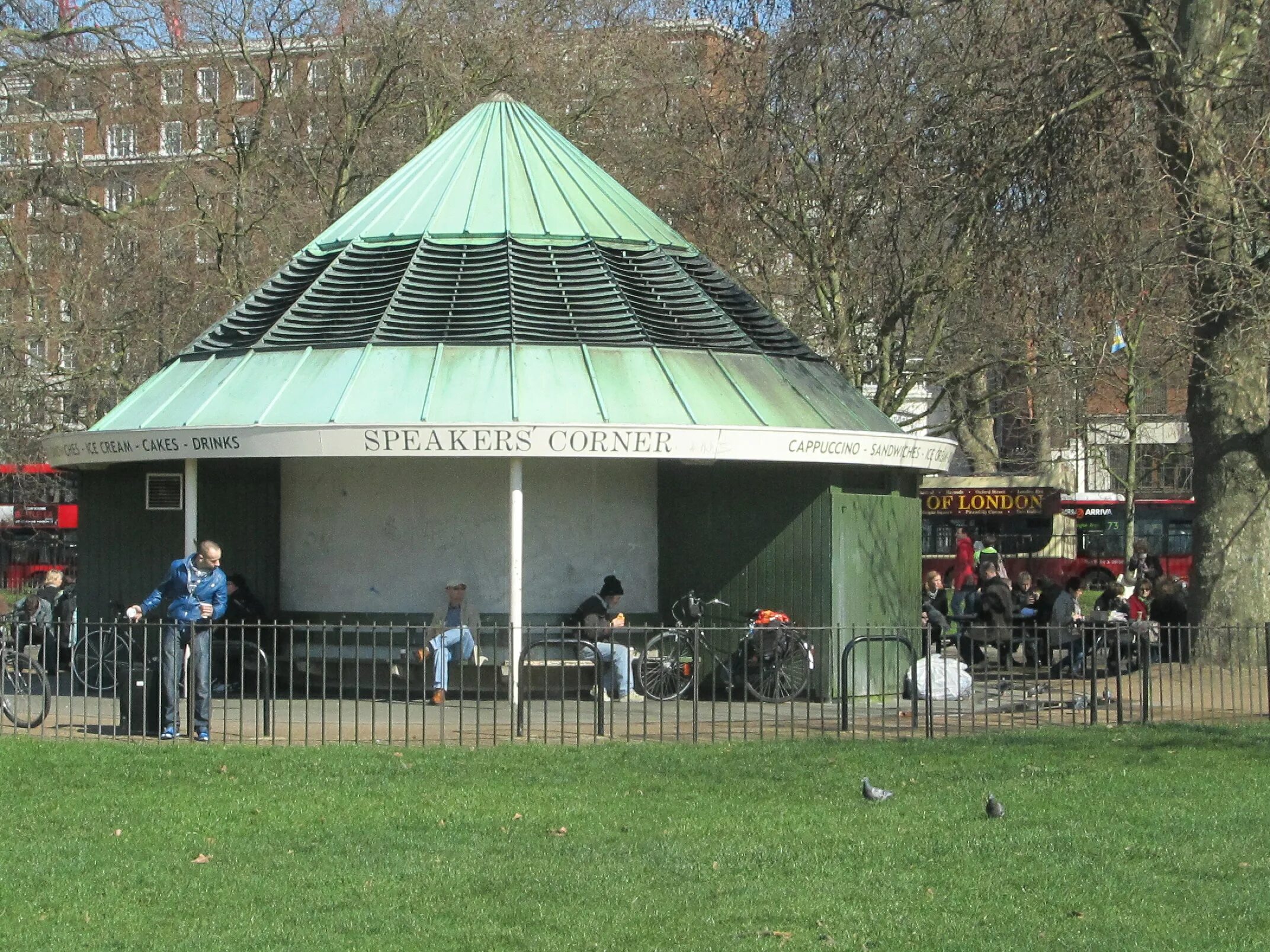 Speaker s corner. Спикерс корнер. hyde park speaker&#039;s corner. speakers corner in hyde park. speaker&#039;s corner london 2025.
