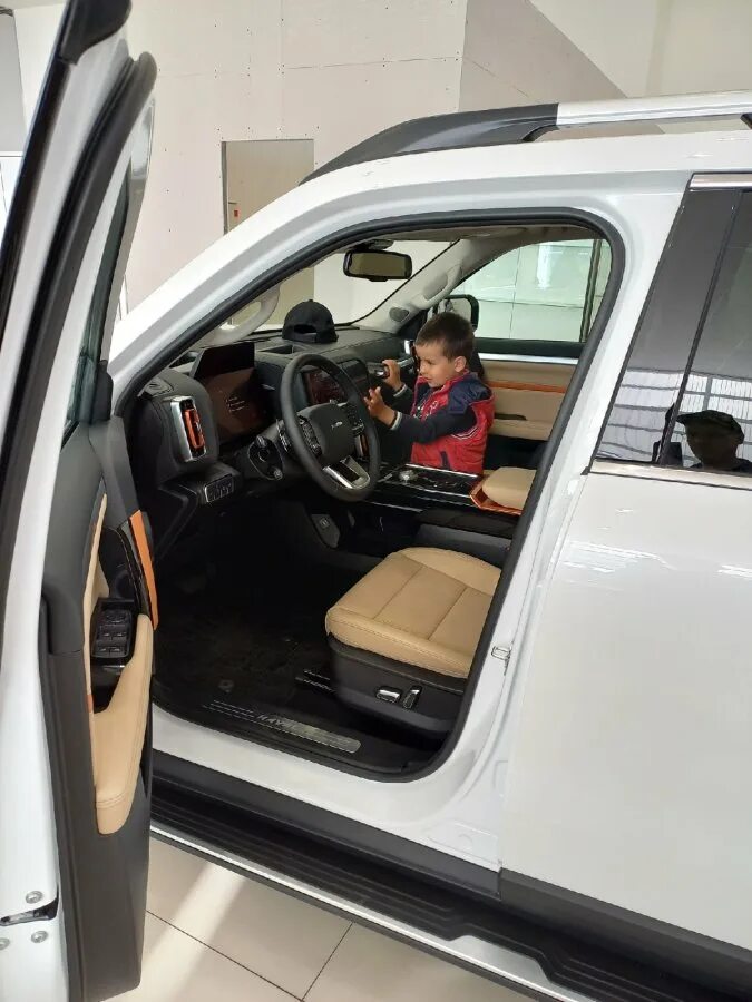 Как снять передние подголовники хавал дарго Тестируем Haval Dargo: городской кроссовер с внедорожными возможностями Россий