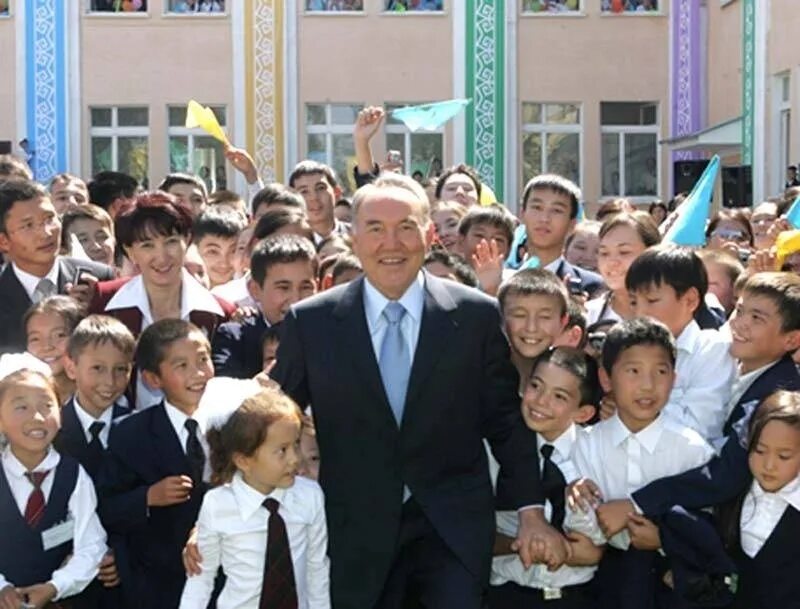 Сколько школ в казахстане. Казахстан Назарбаев мектебі. Дети в школе Казахстан. Школа в Нурсултане.