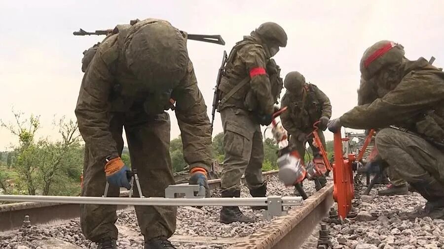 30 километровый поезд под донецком