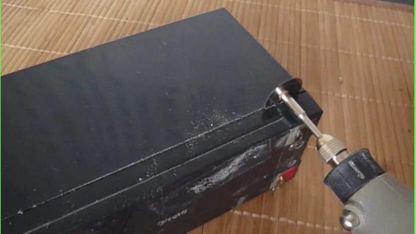 Пауэр банк из аккумуляторов 18650. Свинцово-поташный аккумулятор. Корпус для самоделок из аккумулятора от бесперебойника. Утилизация аккумуляторов ноутбука. Поделка аккумулятор своими руками.